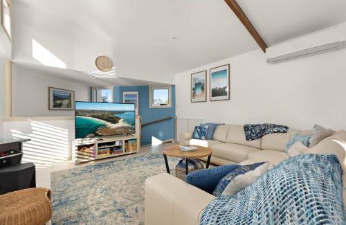 Huskisson Casa | White Sands Deck House by Experience Jervis Bay