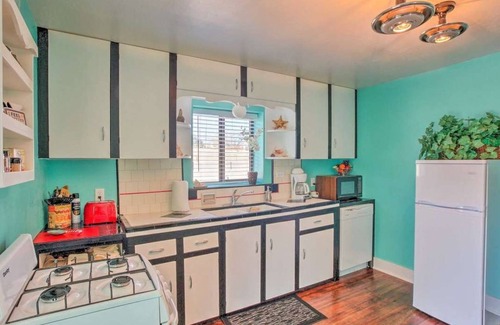 Prescott Casa | White Spar Cottages Near Whiskey Row, Prescott Courthouse. Large Parking Area.