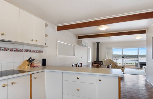 Lake Wangary Casa | White Springs, our peaceful holiday house in Coffin Bay