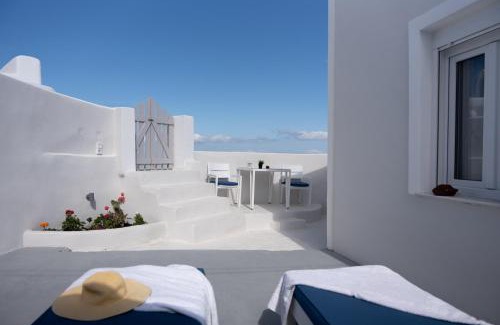 Vourvoulos Casa | White Swallow Suite Santorini