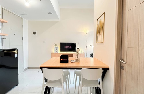 Java Apartamento | White Toned Style 2Br Tokyo Riverside Pik 2 Apartment