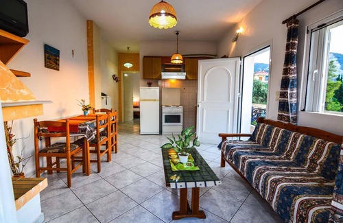 Xylokastro-Evrostina Apartamento | White Villa