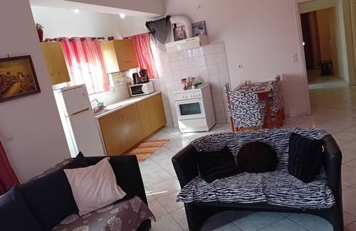 Xylokastro-Evrostina Apartamento | White Villa