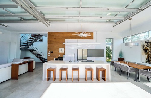 Long Bay Villa | Villa ultra moderna, a 500 metros de la playa de Long Bay: mucho más que una villa, vea por qué