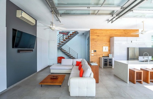 Long Bay Villa | Villa ultra moderna, a 500 metros de la playa de Long Bay: mucho más que una villa, vea por qué