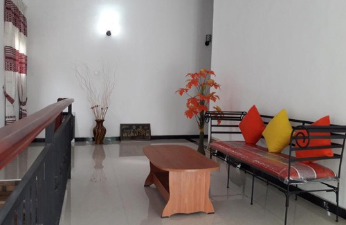 Attanagalla Hotel | White Wall Hotel