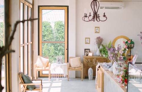 Kamphaeng Phet Casa | White Wall Riverfront Hotel