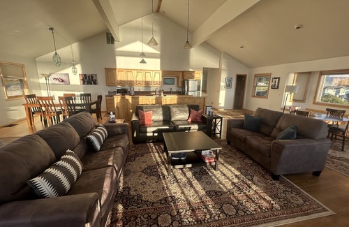 Shelter Cove Casa | White water views, location, comfort.