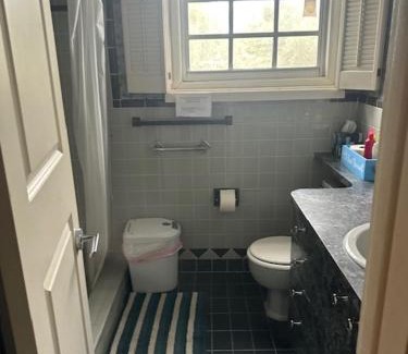 North Central Hollywood Apartamento | White Wooden House