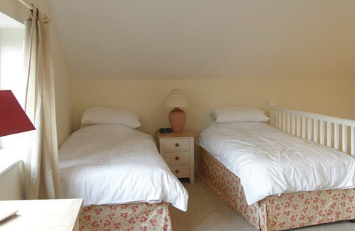 East Tisted Cabaña | Whitedown Holiday Home Newton Valence