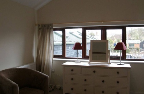 East Tisted Cabaña | Whitedown Holiday Home Newton Valence