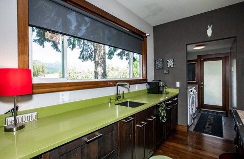 Whitefish Casa | Whitefish Downtown Cottage en el sendero del río con vistas a la montaña grande