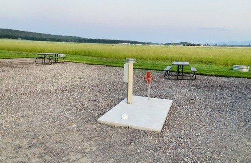 Whitefish Alquiler De RV | Whitefish Farms RV Campsite #2. RV site only.