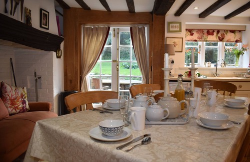 Rye Casa | Whitefriars is a family & dog friendly holiday home, sleeping 8 guests in Rye