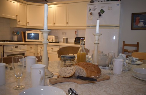 Rye Casa | Whitefriars is a family & dog friendly holiday home, sleeping 8 guests in Rye