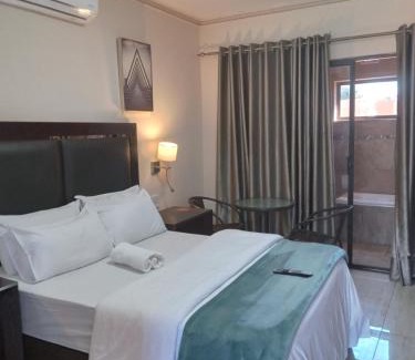 Farrarmere Casa | Whitehouse Lodge Benoni