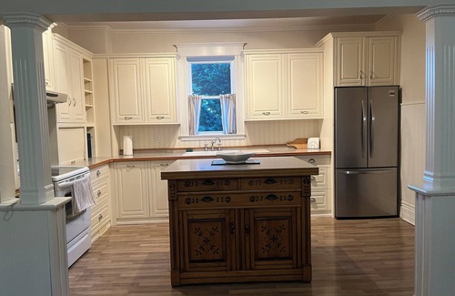 Palmerston Otro | Whites Junction Rural Retreat -- cozy farmhouse with small town charm