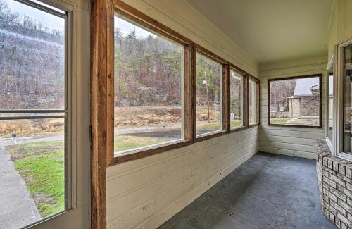 Ermine Casa | Whitesburg Vacation Home with Screened Porch