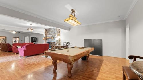 Troutman Casa | Whitetail Cove by AvantStay Lakefront w Pool Private Dock Sleeps 20