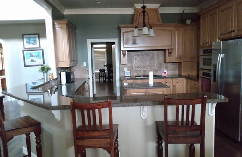 Bryan Casa | Whitetail Ranch Manor Retreat 685 ACRES!