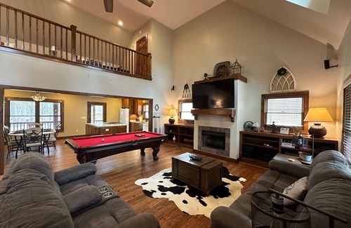 Mentone Cabina | Whitetail Ridge!Hot Tub l Pool Table l Ping Pong