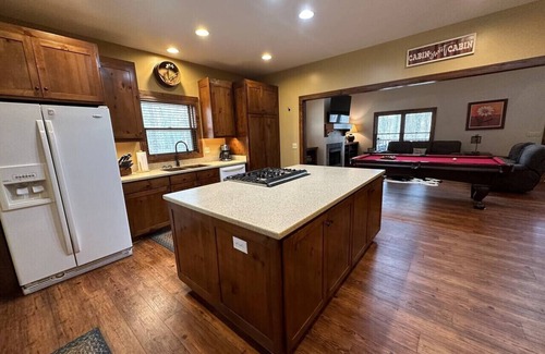 Mentone Cabina | Whitetail Ridge!Hot Tub l Pool Table l Ping Pong