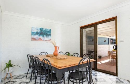 Callala Beach Casa | Whitewash I Pet Friendly I 5 Mins Walk to Beach