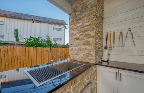 Spring Casa | Whitewood Oasis-Your Poolside Retreat with Heated Pool in Spring, TX