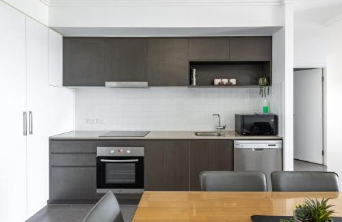 East Mackay Apartamento | WhitsunStays - The Regal (2br/2bth, Central)