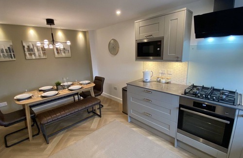 Rocester Cabaña | Whittaker Mews Near Alton Towers