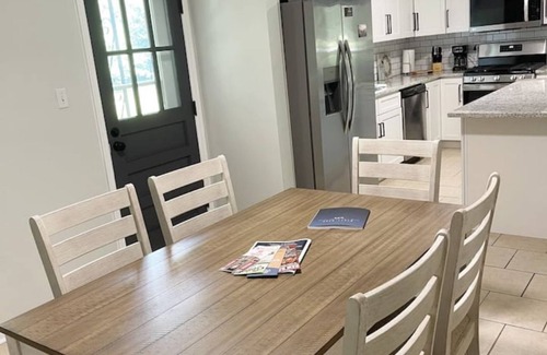 Lebanon Casa | Who Loves Ya, Bourbon, 3 bedroom/2 full baths