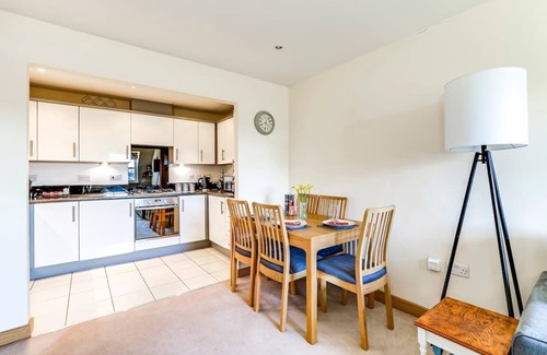 Ware Apartamento | Whole 2 Bed Flat - Contractors, Families & More