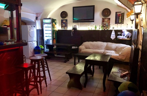 Kerepesdulo Apartamento | Todo el sótano ex pub 4 ciervo do