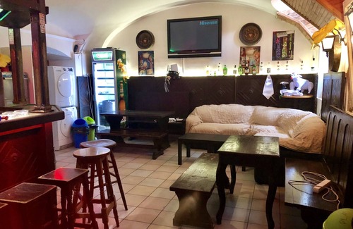 Kerepesdulo Apartamento | Todo el sótano ex pub 4 ciervo do