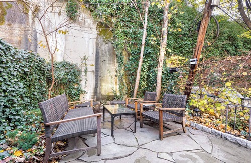 Park Slope Apartamento | Whole Garden Floor in Modern Luxury Brownstone & Remote Work Paradise