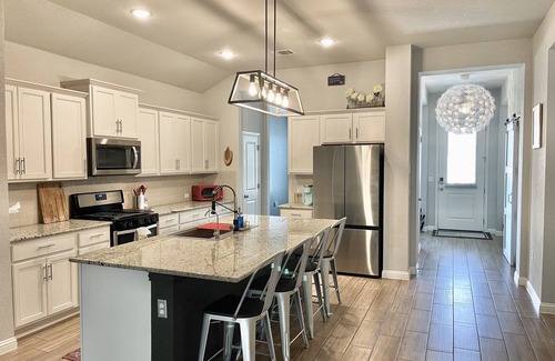 Austin Casa | Whole home! 3BR/2BA Family-Friendly Rental Near Austin Airport–Great Amenities!