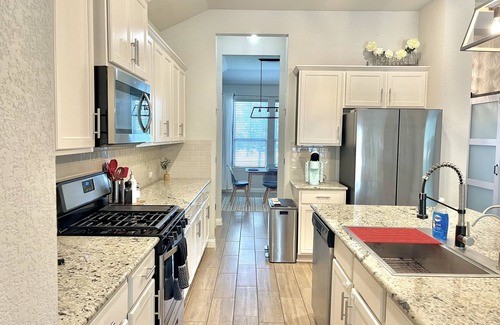 Austin Casa | Whole home! 3BR/2BA Family-Friendly Rental Near Austin Airport–Great Amenities!