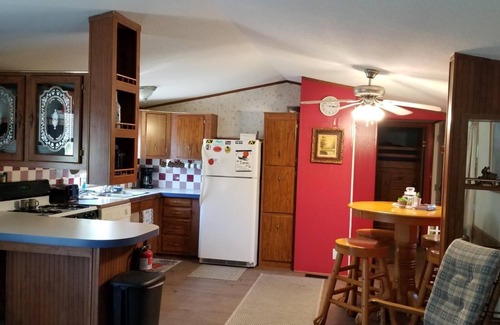 Newberry Casa | Whole Home in peaceful Newberry