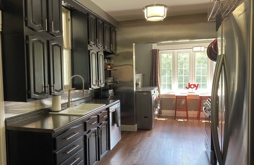 Athens Casa | Whole Hours. 1/2 mile walk to Court St and a short walk to the OU campus.