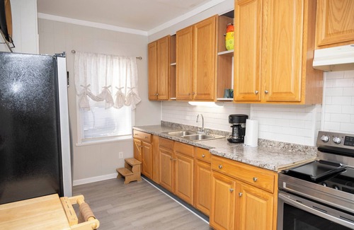 Rochester Casa | Whole House 15 min from Beach 4-Beds sleeps 8
