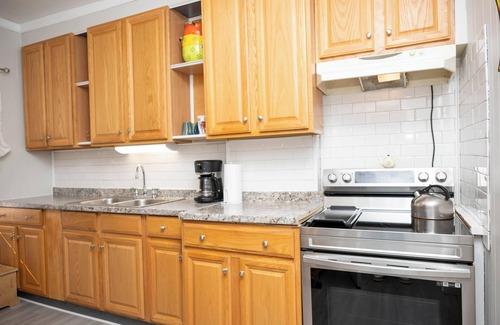 Rochester Casa | Whole House 15 min from Beach 4-Beds sleeps 8