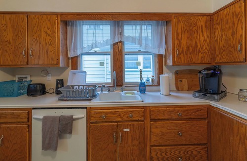 Rochester Casa | Whole House 5 min from Airport 5-Beds sleep 10
