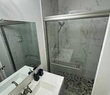 West Palm Beach Casa | Whole House+Renovated+Pool+Lanai+BBQ+Close to All