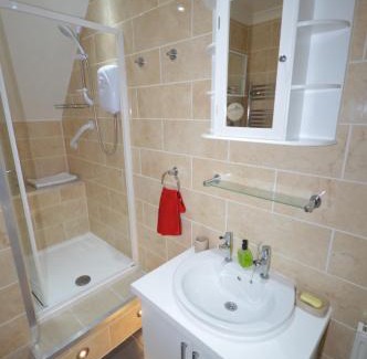 Hinckley Casa | Whole House - Sleeps 5 - near town centre - off road parking