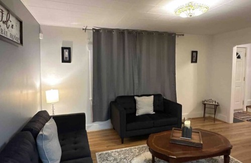 Dalhousie Casa | Whole house w/ picturesque mountain views, super close to beach & hiking trails!