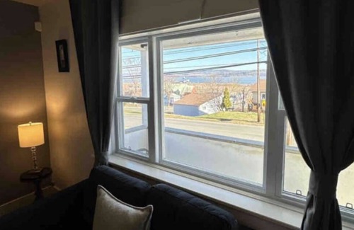 Dalhousie Casa | Whole house w/ picturesque mountain views, super close to beach & hiking trails!