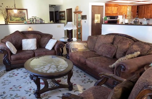 Kettle Falls Casa | Whole house with four bedrooms, laundry room, hot tub, living and dining room.