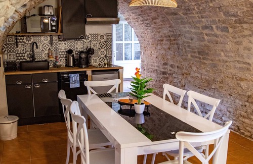 Ferrieres-les-Verreries Casa | Whole lodging : Gîte Arche - Pic St Loup region, Gîte Arche - Pic St Loup region