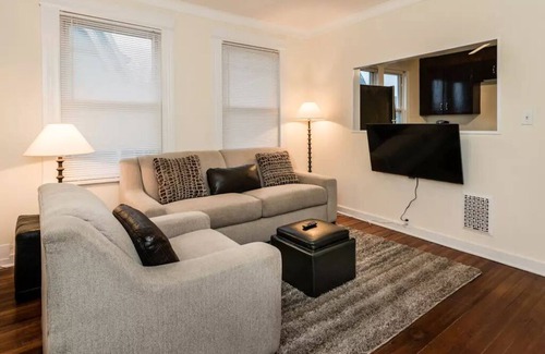 Bridgeport Apartamento | Whole, Private, Spacious 3BR Home <1hr to NYC