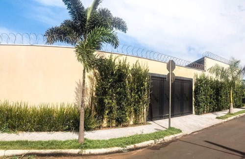 Frutal Apartamento | Whole Space. Ideal for one person or a couple. Pets are welcome.